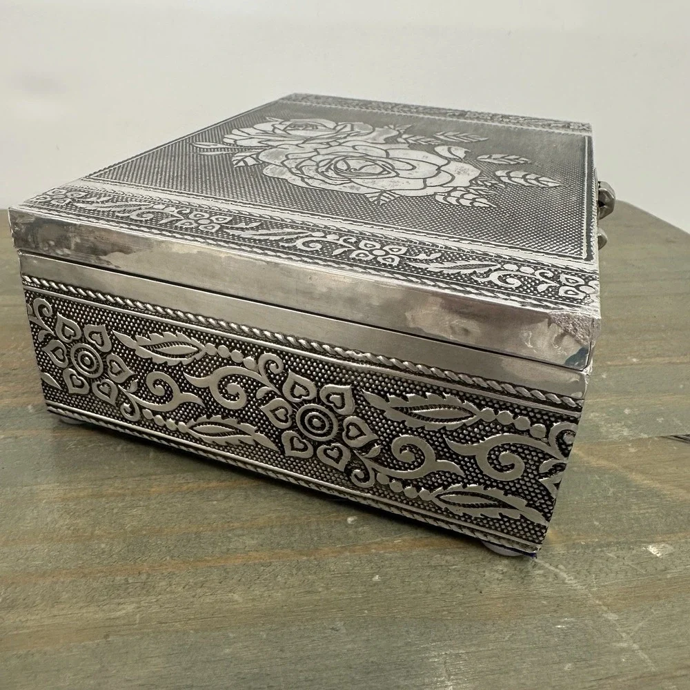 Vintage Silver Tone Hand Embossed Metal Jewelry Box Velvet Lined Rose Floral 7